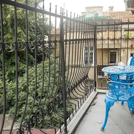 Apartmán Cozy Flat With Two Bedrooms In By Flat Mаnаger