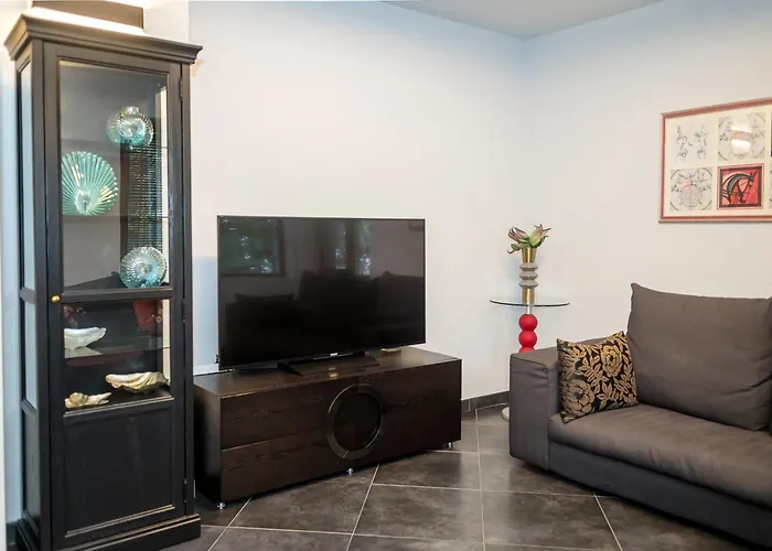 Cozy Flat With Two Bedrooms In By Flat Mаnаger Apartman