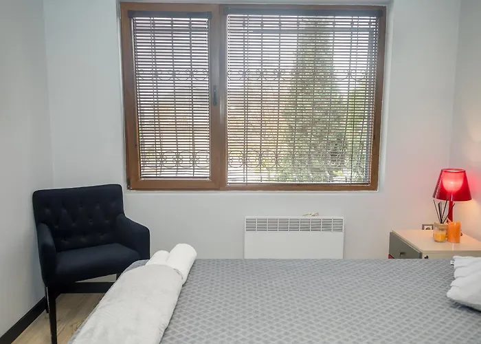 Cozy Flat With Two Bedrooms In By Flat Mаnаger Apartman