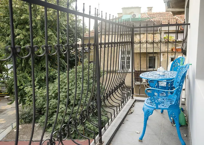 Apartman Cozy Flat With Two Bedrooms In By Flat Mаnаger